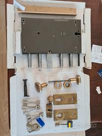 SERRATURA PORTA BLINDATA CON CHIEVE MASTER