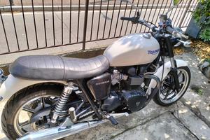 Triumph Bonneville 865