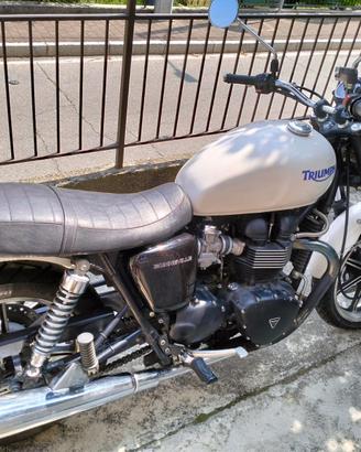 Triumph Bonneville 865
