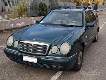 Mercedes E280 4matic - GPL.