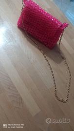 Borsa fucsia fatta a mano in perline - pezzo unico