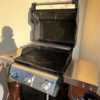 Barbecue Weber con fornello integrato