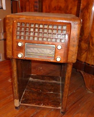Radio con giradischi LESA anni '40