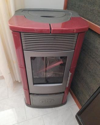 stufa a pellet "Edilkamin" + boiler "Cordivari".