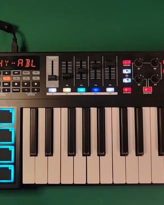 Tastiera Midi M audio Code con  tasti pesati e pad
