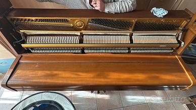 Pianoforte verticale Yamaha 