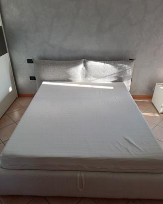 Letto matrimoniale con contenitore 