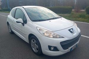 PEUGEOT 207 1,4 BENZINA- OK NEOPATENTATI