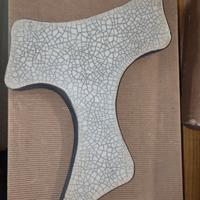 Croce tau in ceramica raku