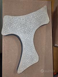 Croce tau in ceramica raku
