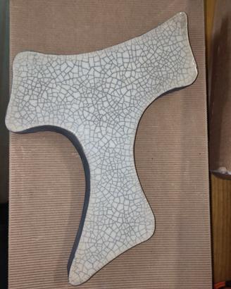 Croce tau in ceramica raku