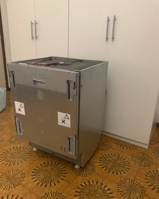 Lavastoviglie mai usata (come nuova)