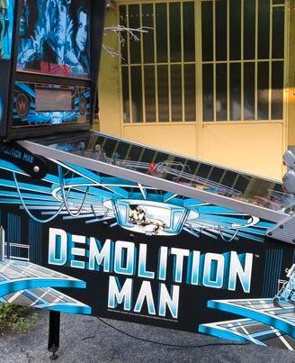 Flipper  film Demolition MAN  Sylvester Stallone