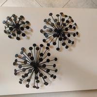 Decorazioni in metallo da parete.