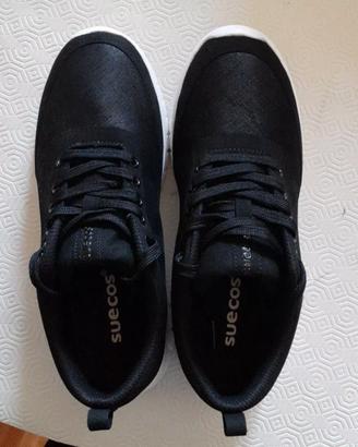Scarpa sportiva Unisex Numero 38 Nero Suecos