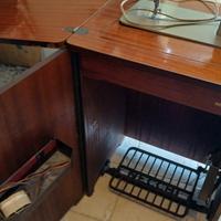 Vecchia macchina per cucire 