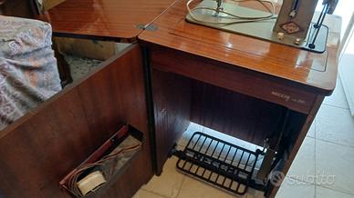 Vecchia macchina per cucire 