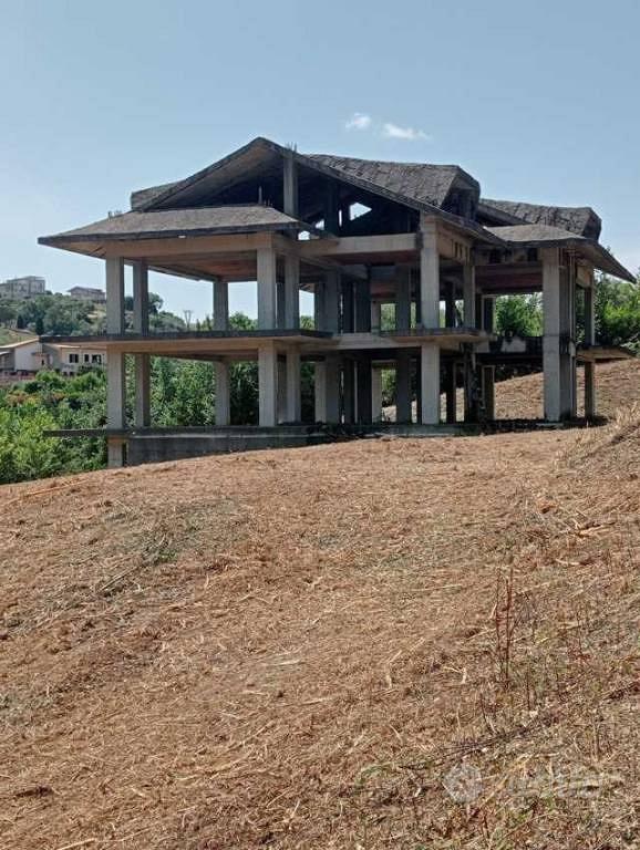 Rustico / Casale di 400 m² con più di 5 locali e b - Vista 3