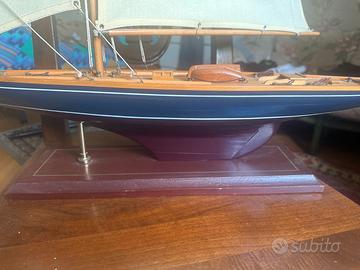 modellino a vela