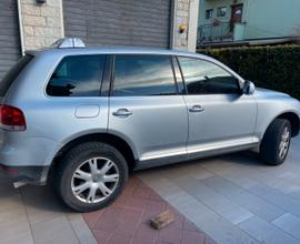 VOLKSWAGEN Touareg - 2005