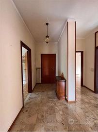 Appartamento di 98 m² con più di 5 locali e box au