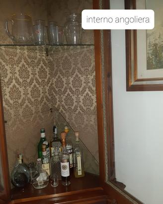 credenza ed angoliera in stile