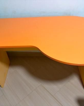 Scrivania della Moretti design 