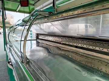 CARRELLO AD USO COMMERCIALE