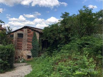 Rustico / Casale di 110 m² con 3 locali a Capannor