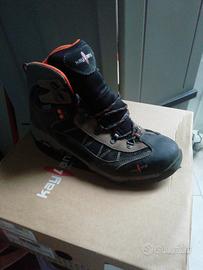 scarponi da montagna trecking goretex vibram