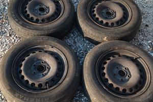 4 cerchi in acciaio 15" originali VW usati