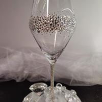 Calice brillante con centinaia di strass
