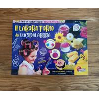 Il laboratorio dei lucidalabbra 