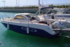 SEMICABINATO 7 POSTI. No motore.