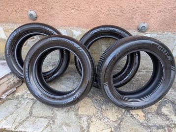 4x Pneumatici Estivi di serie 215/55 R17