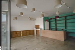 Negozio con WC e Magazzino