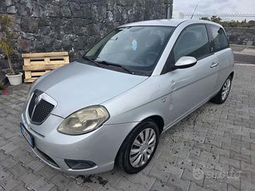 lancia ypsilon 1.2 benzina Anno 2009 