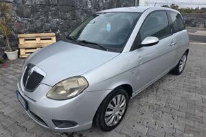 lancia ypsilon 1.2 benzina Anno 2009 