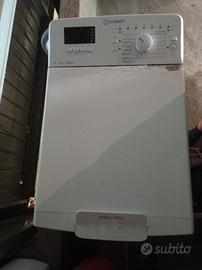 Lavatrice Indesit carica dall' alto 6kg
