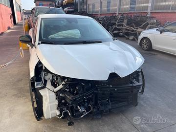RENAULT CAPTUR 2023 DEMOLITA PER RICAMBI