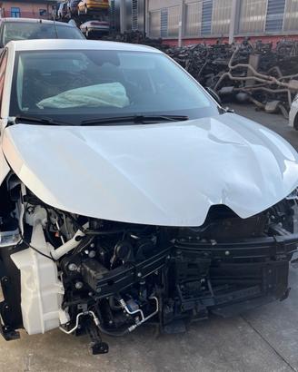 RENAULT CAPTUR 2023 DEMOLITA PER RICAMBI