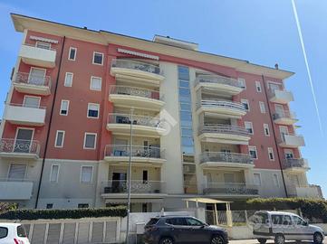 3 LOCALI A ALBA ADRIATICA