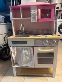 Cucina giocattolo