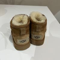 Ugg bimba 23,5 come nuove