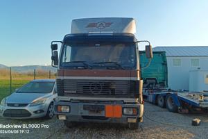Mercedes 1824 v6 turbo manuale
