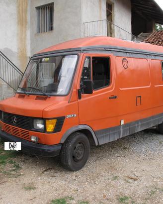 Mercedes Benz 207D T1 Omol.Abitazione