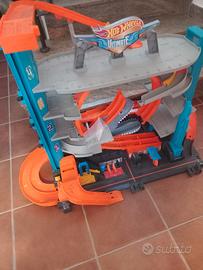 pista hot wheels squalo
