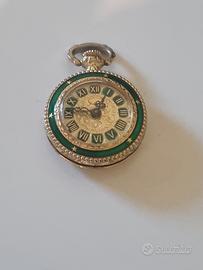 ciondolo con orologio