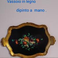 Vassoio in legno dipinto a mano