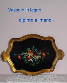 Vassoio in legno dipinto a mano